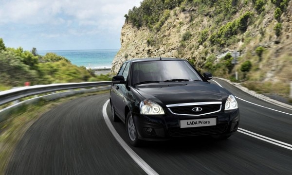 Автоэксперт Васильев перечислил худшие варианты машин с механикой