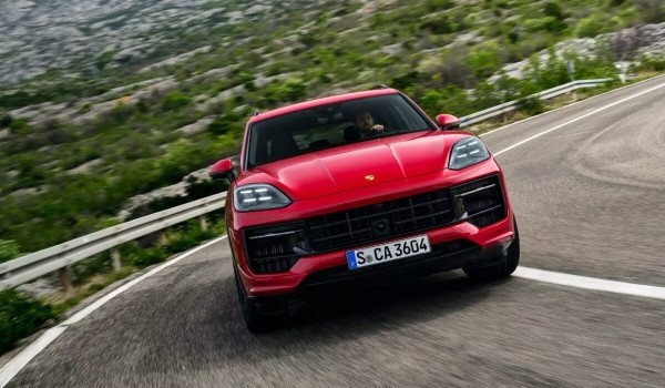 Обновленный Porsche Cayenne GTS стал заметно мощнее Обновленный Porsche Cayenne GTS стал заметно мощнее