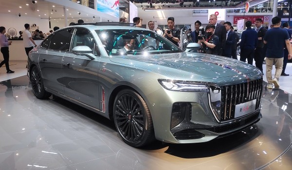 Седан Hongqi H9 обновлен и готовится к электрификации Седан Hongqi H9 обновлен и готовится к электрификации
