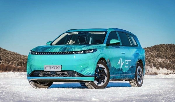 Компания Dongfeng готовит электрический кроссовер eπ 008 Компания Dongfeng готовит электрический кроссовер eπ 008