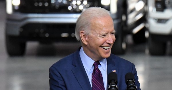 Carscoops: администрация Байдена не уложилась в план по стройке зарядных станций Carscoops: администрация Байдена не уложилась в план по стройке зарядных станций