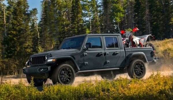 Дайджест дня: Bronco после затмения, Acura ADX и другие события индустрии Дайджест дня: Bronco после затмения, Acura ADX и другие события индустрии