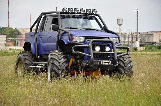 Энтузиаст создал спорткар, объединив Toyota Tacoma и Tesla Model 3 Performance в один автомобиль Энтузиаст создал спорткар, объединив Toyota Tacoma и Tesla Model 3 Performance в один автомобиль