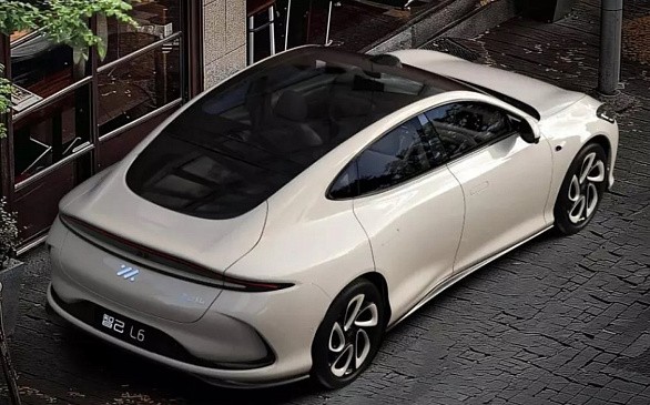 Продажи новых люксовых автомобилей в России выросли в 2 раза в марте 2024 года