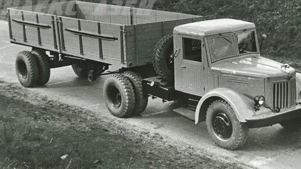 Редкий тягач МАЗ-205А и всех его последователей показали в документальном фильме Редкий тягач МАЗ-205А и всех его последователей показали в документальном фильме