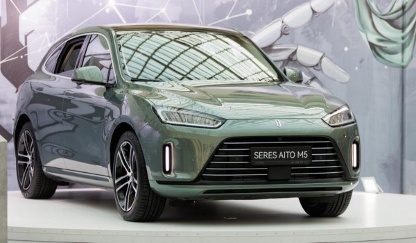 В РФ анонсирован запуск продаж двух кроссоверов нового китайского бренда Seres В РФ анонсирован запуск продаж двух кроссоверов нового китайского бренда Seres