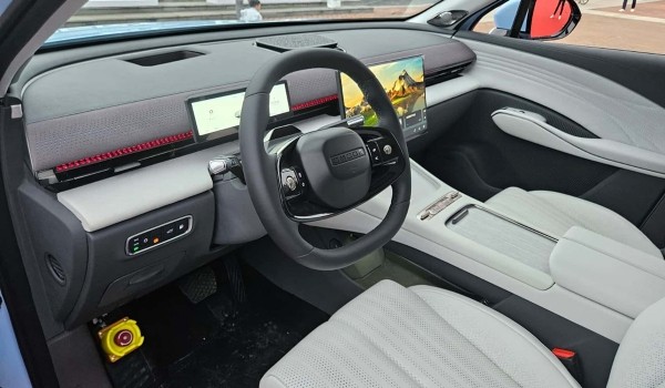 Компания Chery показала кроссовер Omoda 7 Компания Chery показала кроссовер Omoda 7