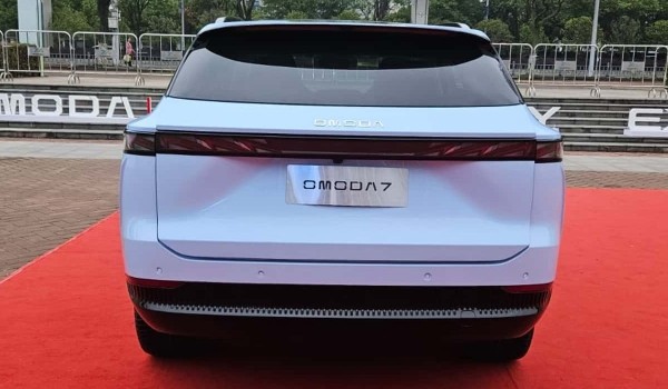 Компания Chery показала кроссовер Omoda 7 Компания Chery показала кроссовер Omoda 7