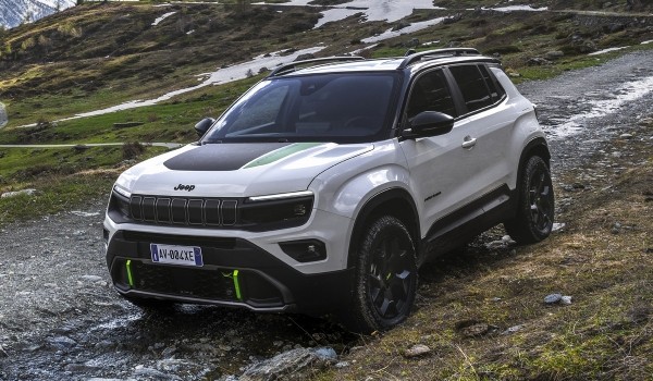 Кроссовер Jeep Avenger обзавелся полным приводом Кроссовер Jeep Avenger обзавелся полным приводом