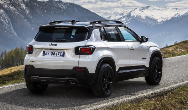 Кроссовер Jeep Avenger обзавелся полным приводом Кроссовер Jeep Avenger обзавелся полным приводом