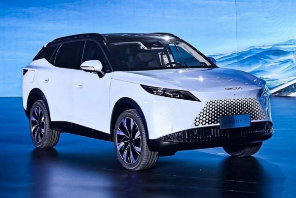 Компания Chery показала кроссовер Omoda 7 Компания Chery показала кроссовер Omoda 7