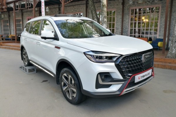 В Москве состоялась презентация двух кроссоверов VGV