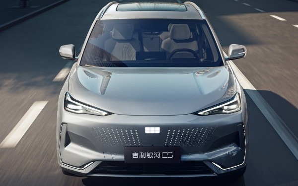 Представлен среднеразмерный кроссовер Geely Galaxy E5 Представлен среднеразмерный кроссовер Geely Galaxy E5