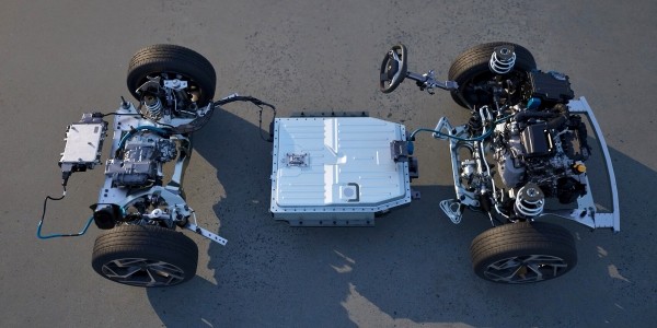 Renault Rafale в новой топ-версии: полный привод и 300 сил Renault Rafale в новой топ-версии: полный привод и 300 сил