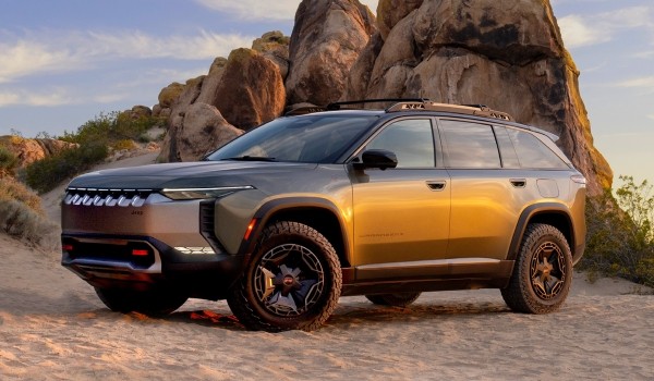 Концепт Jeep Wagoneer S Trailhawk показал потенциал модели Концепт Jeep Wagoneer S Trailhawk показал потенциал модели