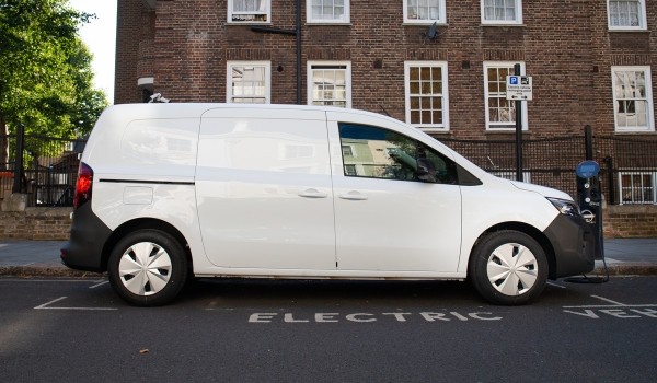 Показан семиместный Nissan Townstar Evalia для Европы Показан семиместный Nissan Townstar Evalia для Европы