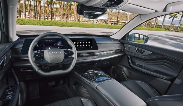 В России начались продажи обновленных кроссоверов Exeed LX