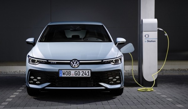 Дайджест дня: эксклюзивный Chiron, Voyah Free 318 и другие события индустрии Дайджест дня: эксклюзивный Chiron, Voyah Free 318 и другие события индустрии