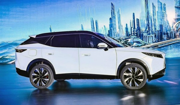 Компания Chery показала кроссовер Omoda 7 Компания Chery показала кроссовер Omoda 7