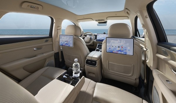 Huawei и Seres обновили кроссовер Aito M5