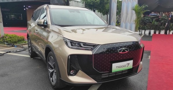 Дилеры в России решили снизить цены на китайский аналог «Камри» Дилеры в России решили снизить цены на китайский аналог «Камри»