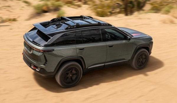 Концепт Jeep Wagoneer S Trailhawk показал потенциал модели Концепт Jeep Wagoneer S Trailhawk показал потенциал модели