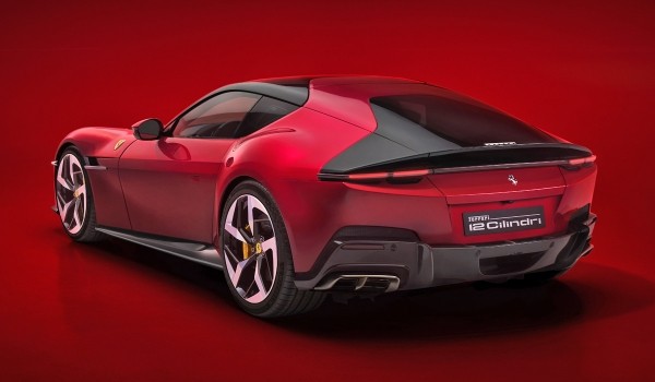 Суперкар Ferrari 12Cilindri пришел на смену модели 812