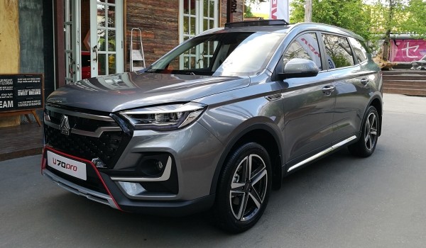 В Москве состоялась презентация двух кроссоверов VGV