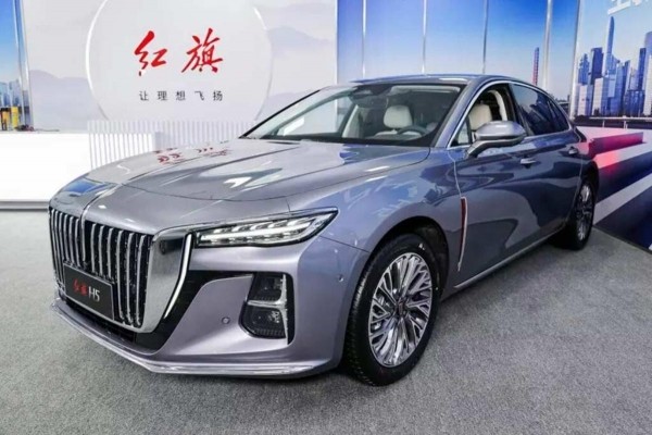 Hongqi выбрали официальным автомобилем ПМЭФ-2024 Hongqi выбрали официальным автомобилем ПМЭФ-2024