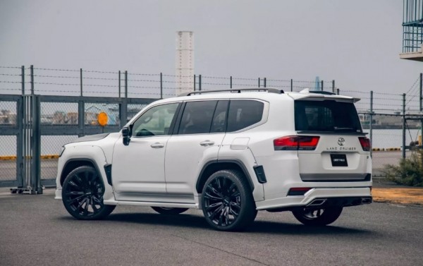 Liberty Walk представила обвесы для Toyota Land Cruiser 300 по цене самого "Крузака" Liberty Walk представила обвесы для Toyota Land Cruiser 300 по цене самого "Крузака"