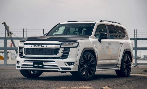 Liberty Walk представила обвесы для Toyota Land Cruiser 300 по цене самого "Крузака" Liberty Walk представила обвесы для Toyota Land Cruiser 300 по цене самого "Крузака"