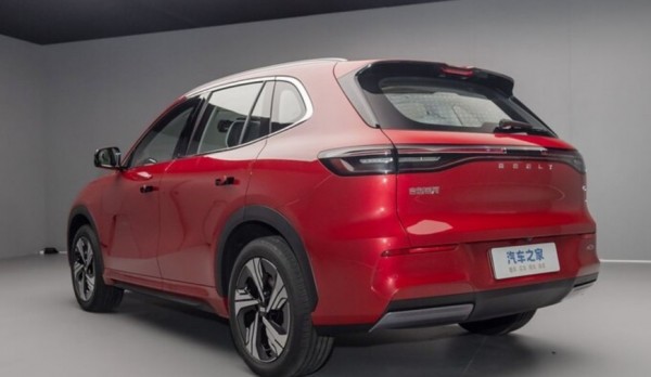 Новая модель электрокара Geely Galaxy E5 выходит на авторынок