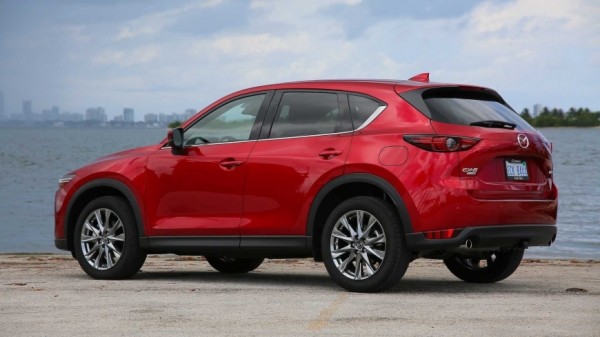 Новый кроссовер Mazda CX-5 получит гибридный двигатель Новый кроссовер Mazda CX-5 получит гибридный двигатель