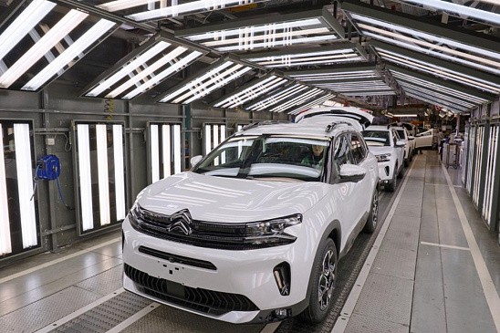 Россияне стали тратить меньше средств на покупку новых машин в апреле