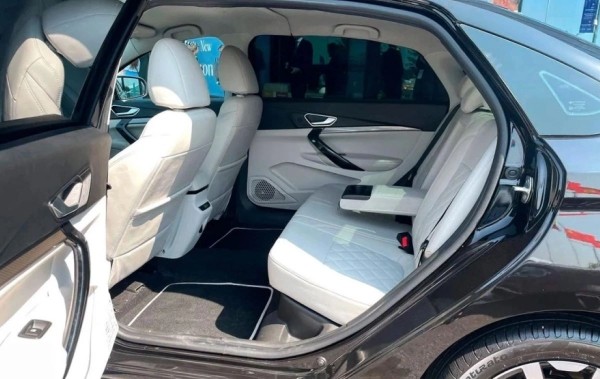 Седан Lada Aura показали на «живых» фото Седан Lada Aura показали на «живых» фото