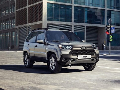 Седан Lada Aura показали на «живых» фото Седан Lada Aura показали на «живых» фото