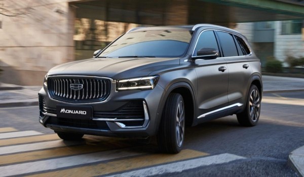 В России рухнули цены на кроссовер-бестселлер от Geely В России рухнули цены на кроссовер-бестселлер от Geely