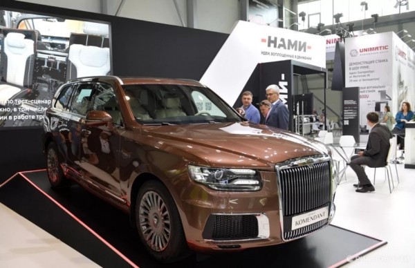 Власти Беларуси собираются пересесть на российские автомобили Aurus Власти Беларуси собираются пересесть на российские автомобили Aurus