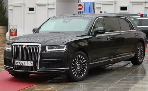 Власти Беларуси собираются пересесть на российские автомобили Aurus Власти Беларуси собираются пересесть на российские автомобили Aurus