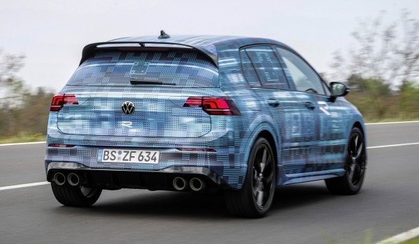 Обновленный Volkswagen Golf R станет мощнее Обновленный Volkswagen Golf R станет мощнее