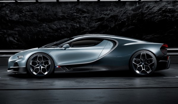 Гиперкар Bugatti Tourbillon с мотором V16 открыл новую эпоху Гиперкар Bugatti Tourbillon с мотором V16 открыл новую эпоху