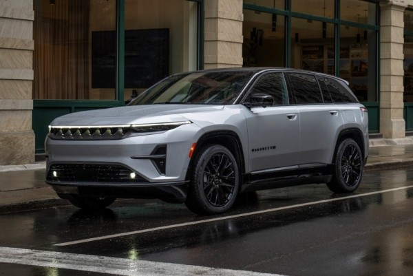 Представлен кроссовер Jeep Wagoneer S