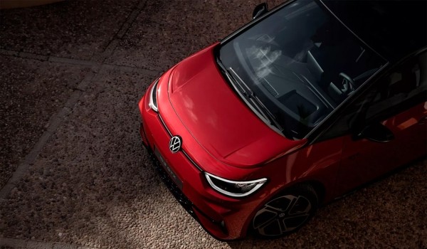 Дайджест дня: Volvo EX90 на конвейере, гиперкар Cadillac и другие события индустрии