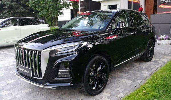 На российский рынок выходит кроссовер Hongqi HS3