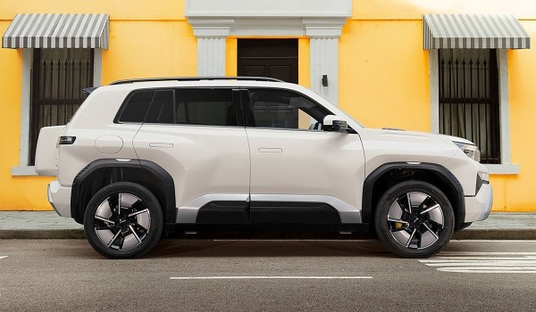 Кроссовер FangChengBao Super 3 показал три разных образа Кроссовер FangChengBao Super 3 показал три разных образа