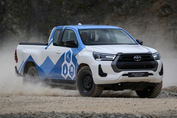 Дайджест дня: водородный Hilux, кредитные Лады и другие события индустрии