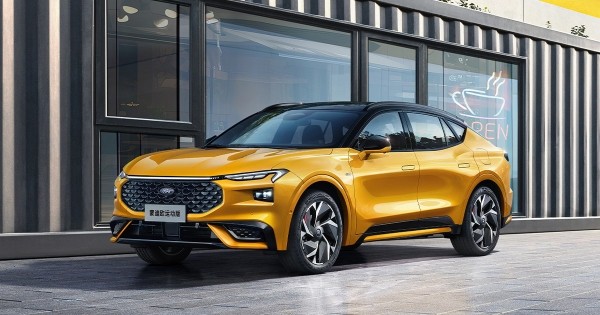 Лифтбек Ford Mondeo Sport: переименование и гибрид Лифтбек Ford Mondeo Sport: переименование и гибрид