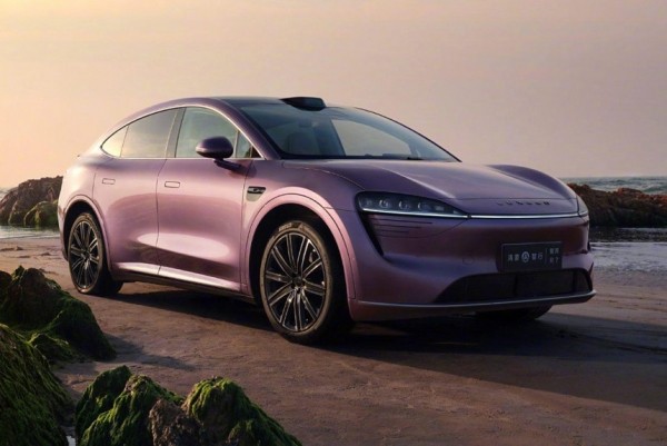 Кроссовер Luxeed R7: вторая совместная модель Chery и Huawei Кроссовер Luxeed R7: вторая совместная модель Chery и Huawei