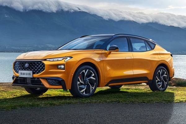 Лифтбек Ford Mondeo Sport: переименование и гибрид Лифтбек Ford Mondeo Sport: переименование и гибрид