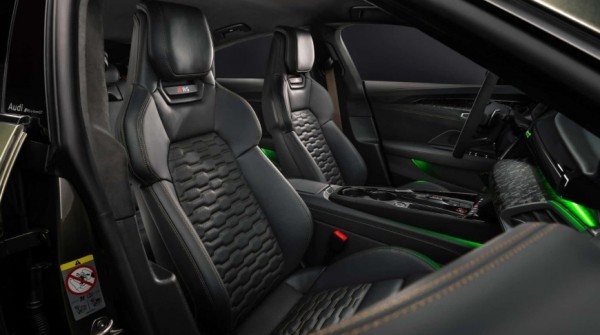 Audi представила свой самый мощный автомобиль за всю историю - RS E-Tron GT Performance Audi представила свой самый мощный автомобиль за всю историю - RS E-Tron GT Performance